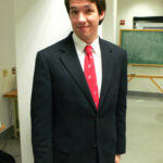 Men judge generally more by the eye than by the hand